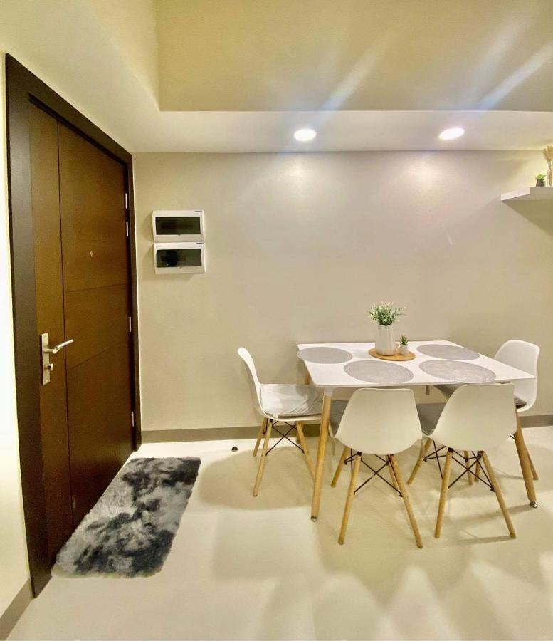 Uptown Parksuites Taguig Exterior photo