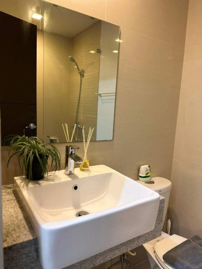 Uptown Parksuites Taguig Exterior photo